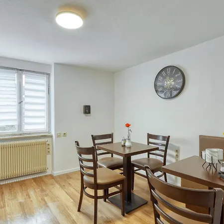 Stunning In Bischofsheim Apartment *